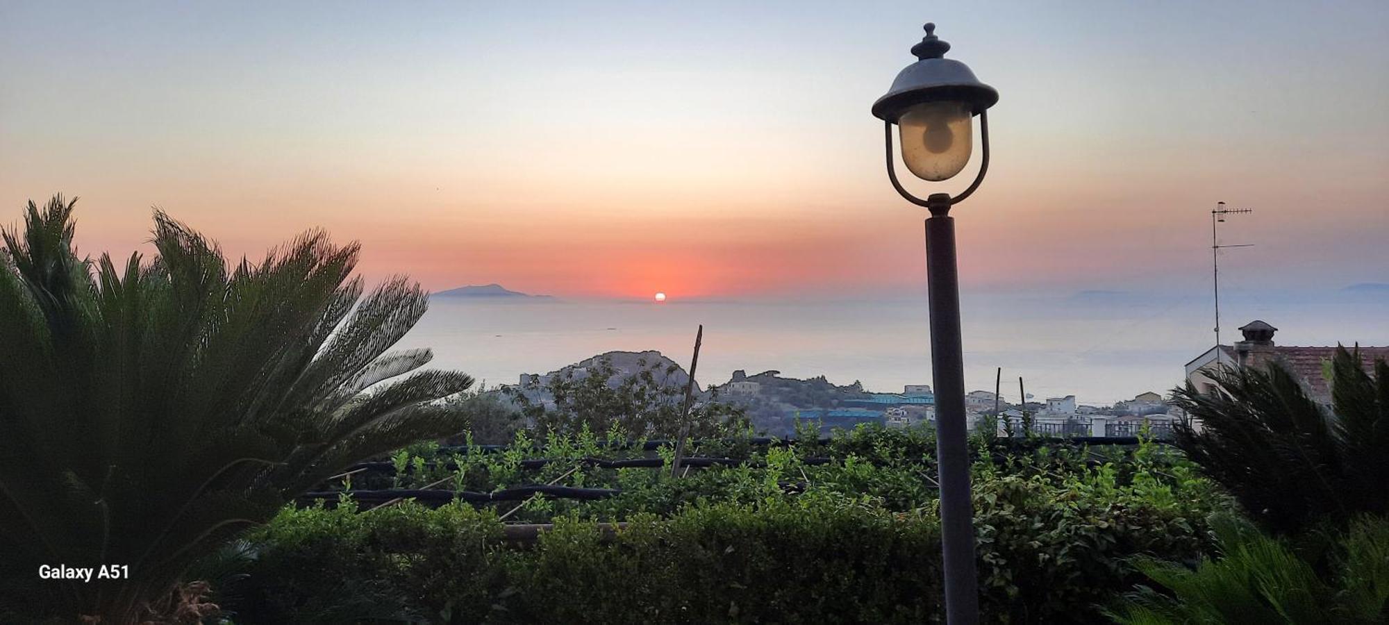 דירות מסה לוברנסה Terrazza Sul Golfo מראה חיצוני תמונה