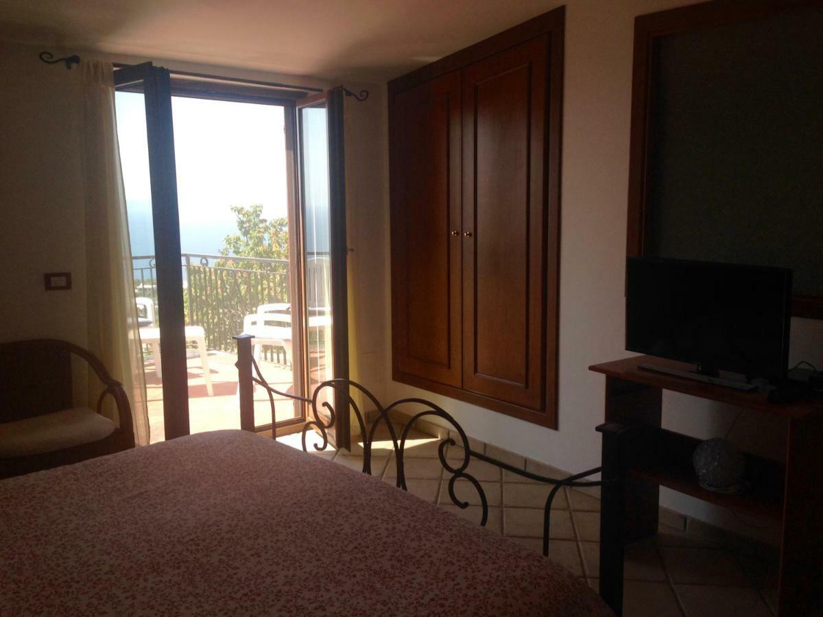 דירות מסה לוברנסה Terrazza Sul Golfo מראה חיצוני תמונה